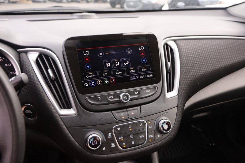 Chevrolet Malibu Vehicle Image 17