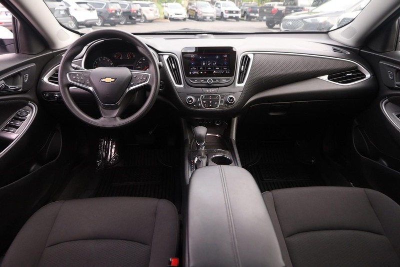 Chevrolet Malibu Vehicle Image 19