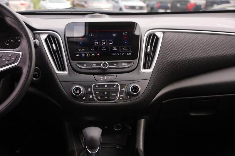 Chevrolet Malibu Vehicle Image 22
