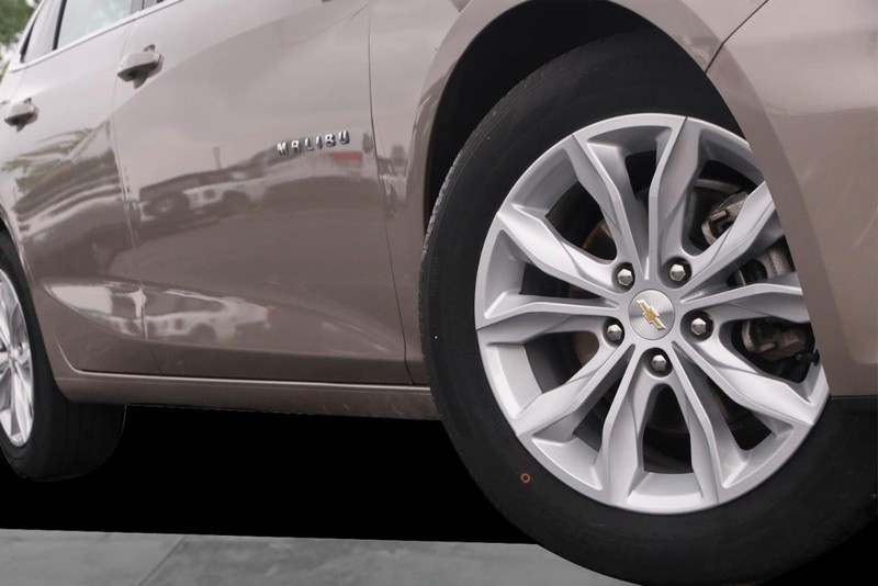Chevrolet Malibu Vehicle Image 03