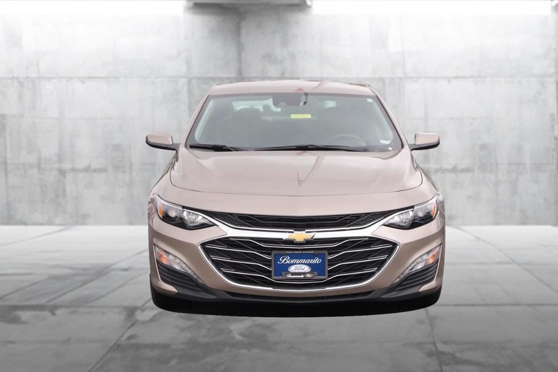 Chevrolet Malibu Vehicle Image 04