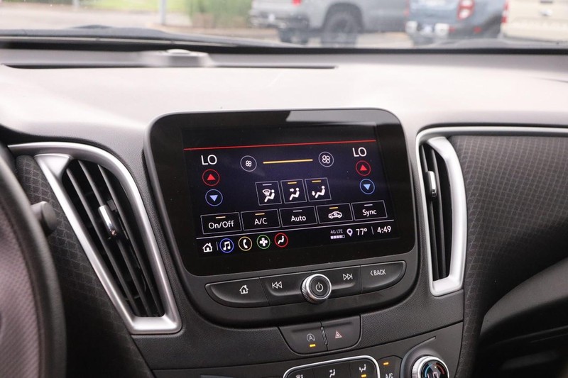 Chevrolet Malibu Vehicle Image 15