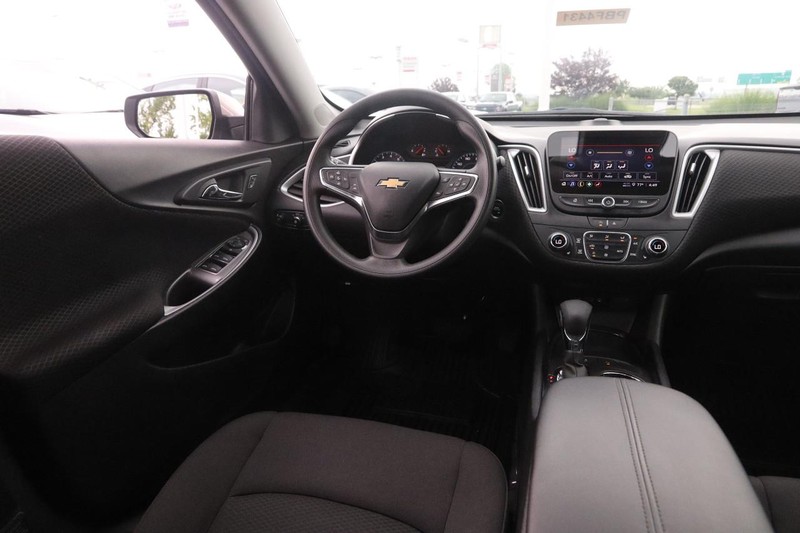 Chevrolet Malibu Vehicle Image 20