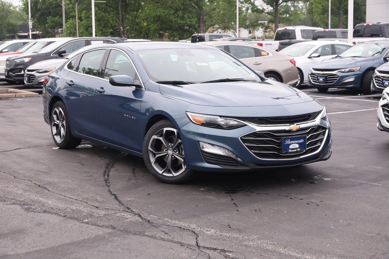 Chevrolet Malibu Vehicle Image 02