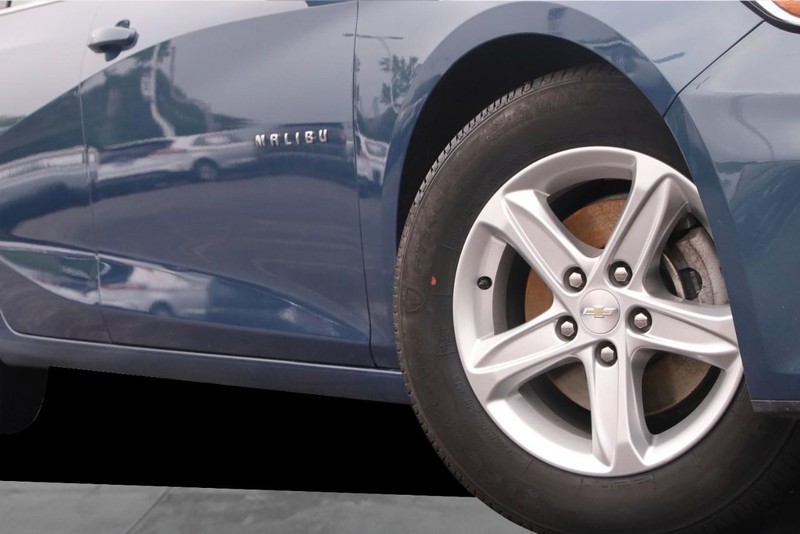 Chevrolet Malibu Vehicle Image 03