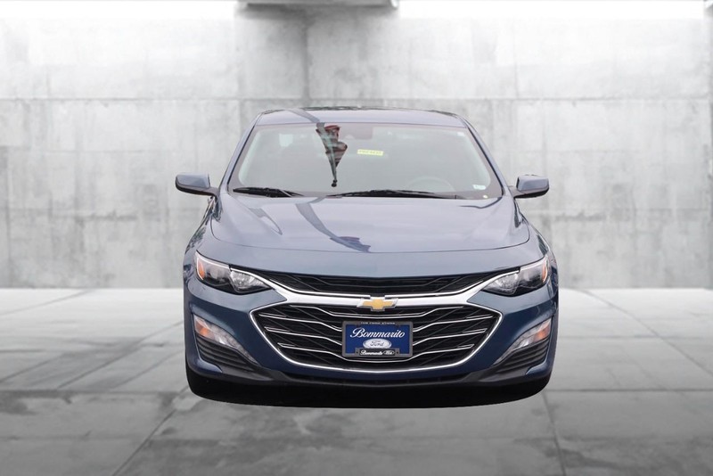 Chevrolet Malibu Vehicle Image 04