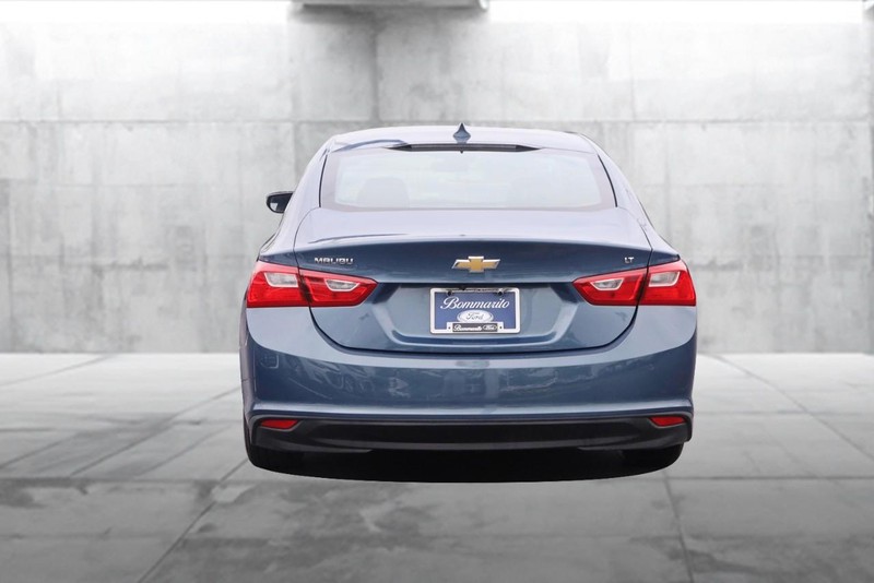 Chevrolet Malibu Vehicle Image 06