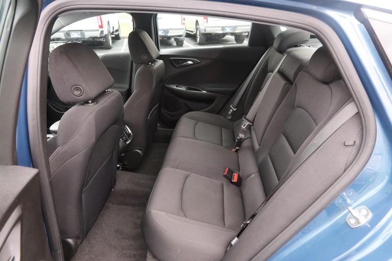 Chevrolet Malibu Vehicle Image 09