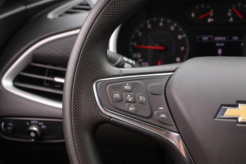 Chevrolet Malibu Vehicle Image 11