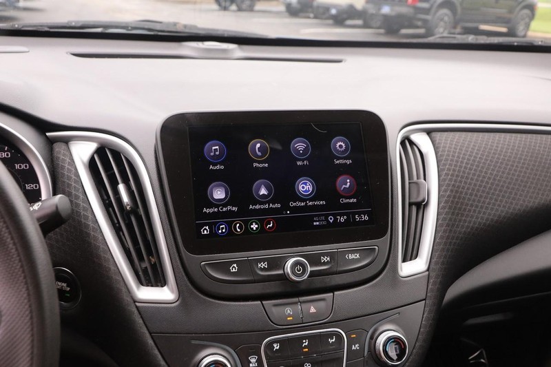 Chevrolet Malibu Vehicle Image 15
