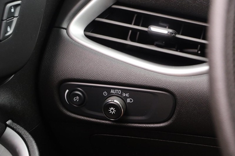 Chevrolet Malibu Vehicle Image 18