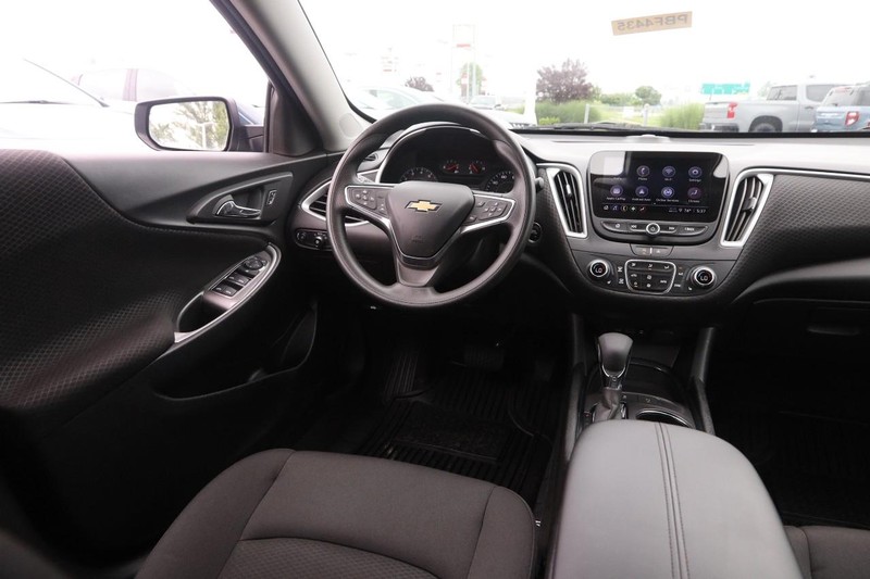 Chevrolet Malibu Vehicle Image 20