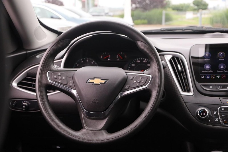 Chevrolet Malibu Vehicle Image 21
