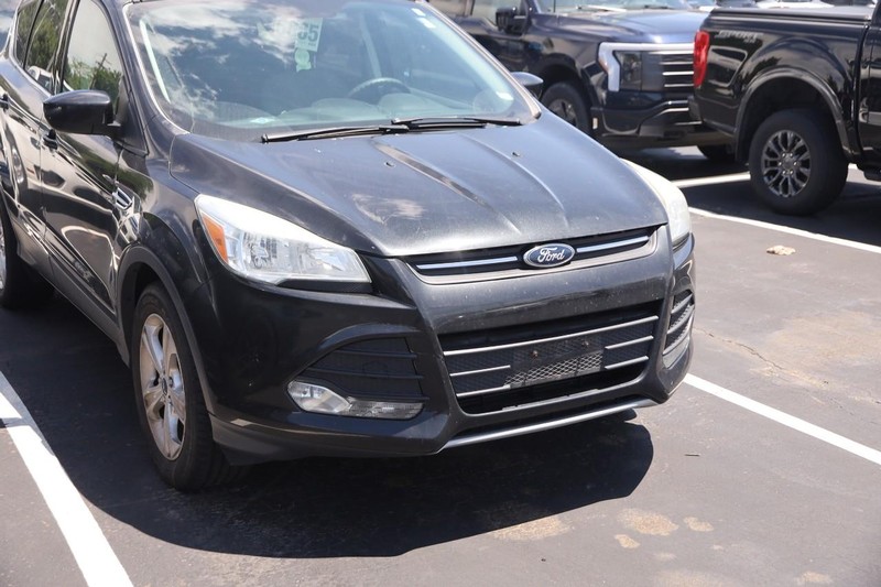 Ford Escape Vehicle Image 02