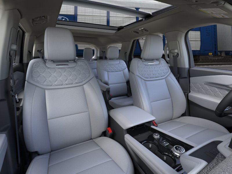 Ford Explorer Vehicle Image 10