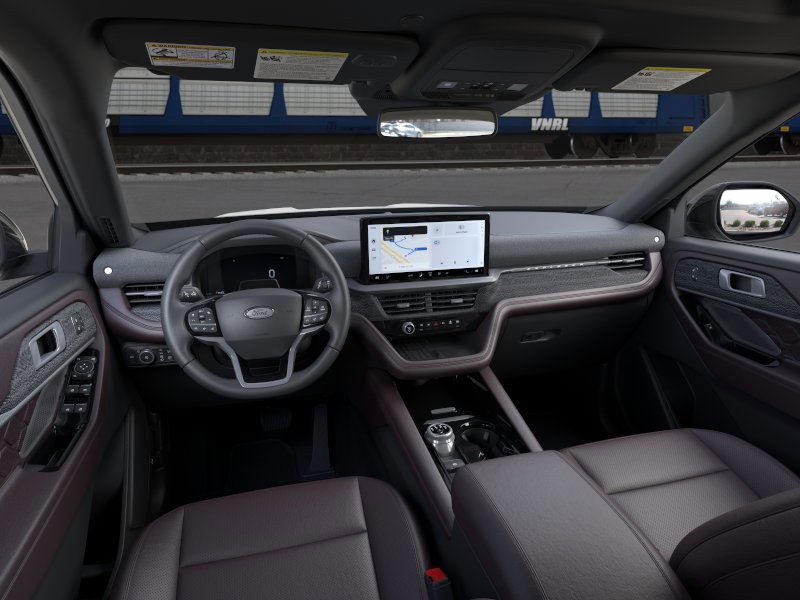 Ford Explorer Vehicle Image 09