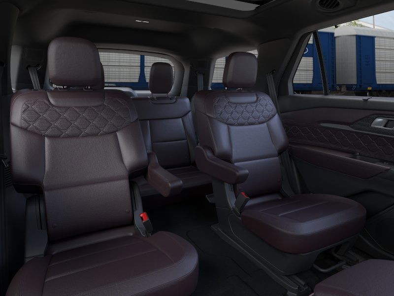 Ford Explorer Vehicle Image 11