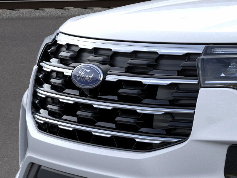 Ford Explorer Vehicle Image 17