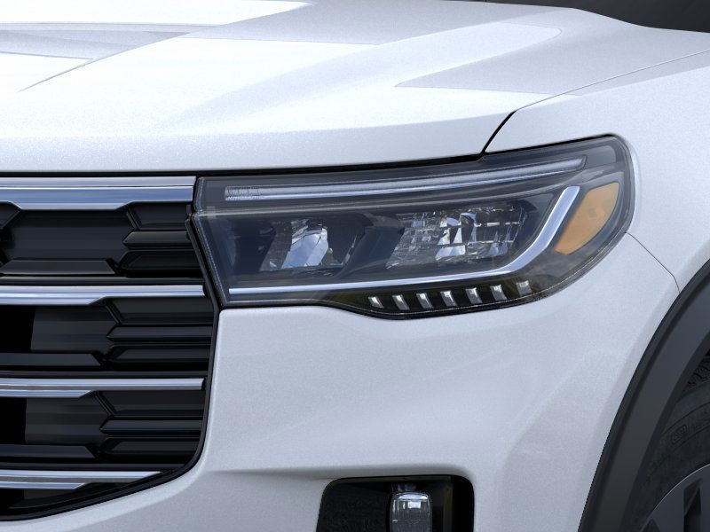 Ford Explorer Vehicle Image 18