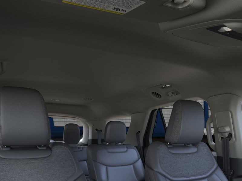 Ford Explorer Vehicle Image 22