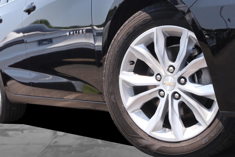Chevrolet Malibu Vehicle Image 03