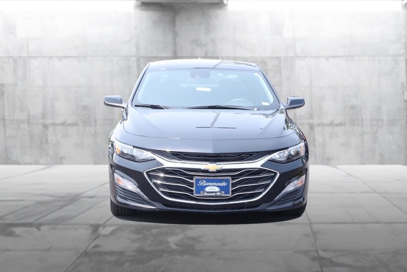 Chevrolet Malibu Vehicle Image 04