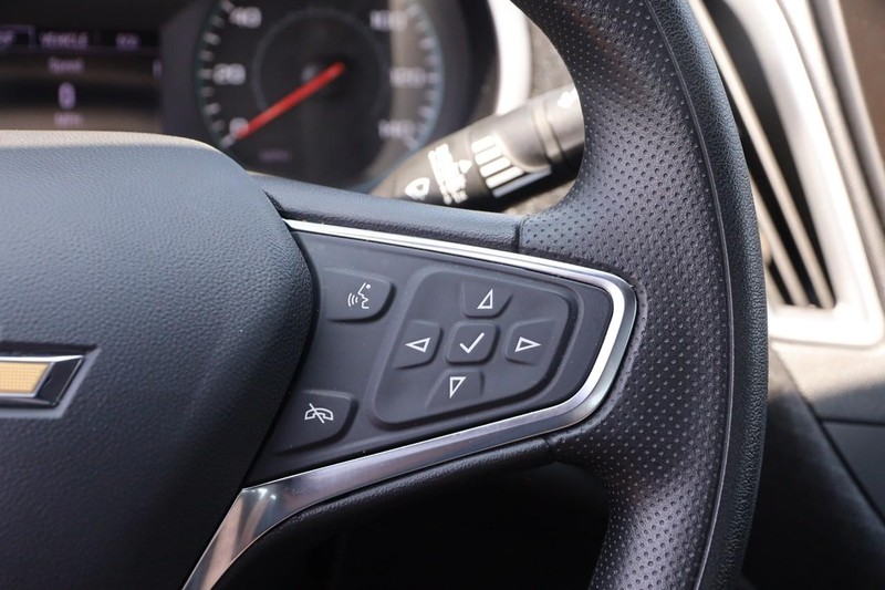 Chevrolet Malibu Vehicle Image 12