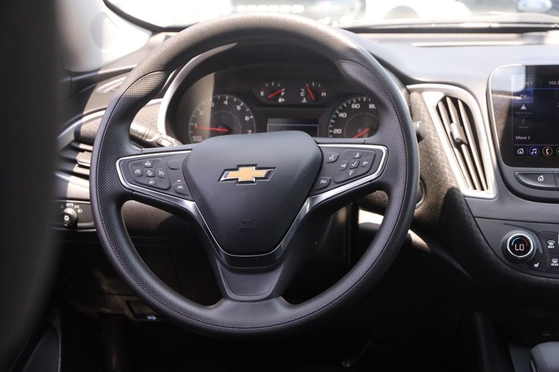 Chevrolet Malibu Vehicle Image 20