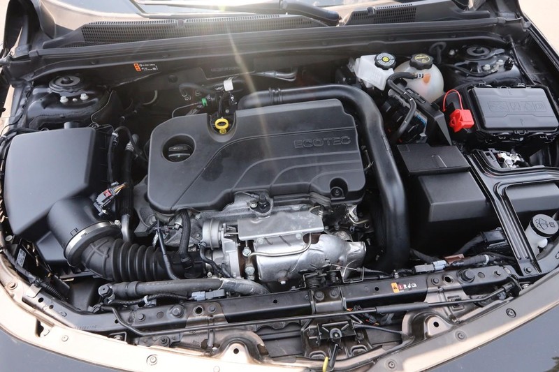 Chevrolet Malibu Vehicle Image 24