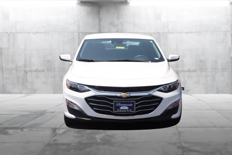 Chevrolet Malibu Vehicle Image 04