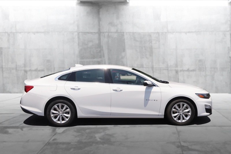 Chevrolet Malibu Vehicle Image 05
