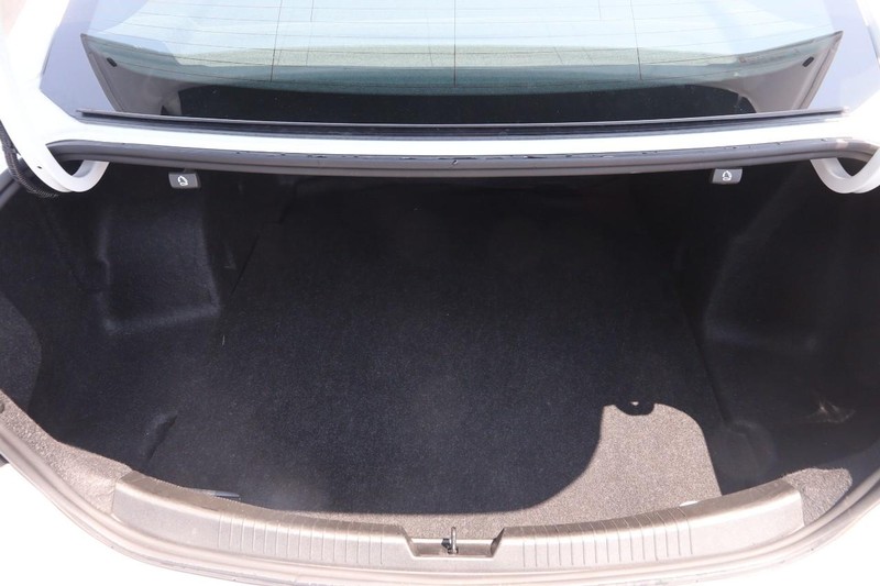 Chevrolet Malibu Vehicle Image 07
