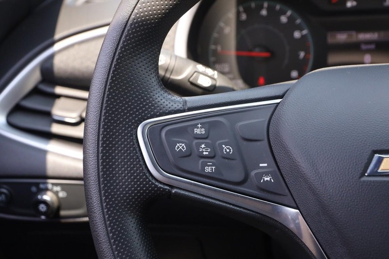 Chevrolet Malibu Vehicle Image 11