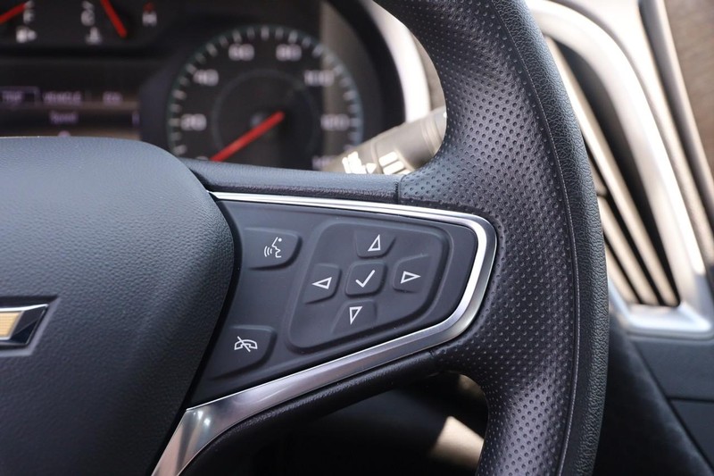 Chevrolet Malibu Vehicle Image 12