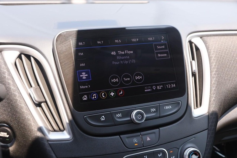 Chevrolet Malibu Vehicle Image 15