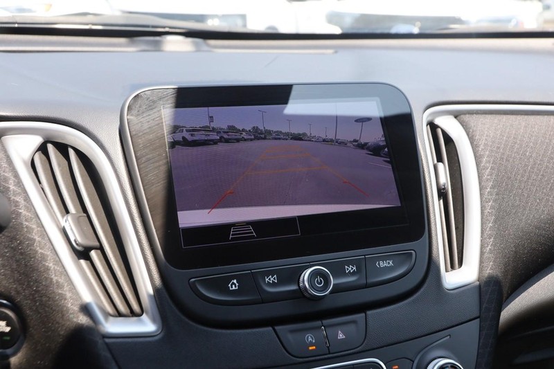 Chevrolet Malibu Vehicle Image 16