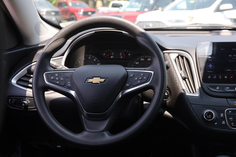 Chevrolet Malibu Vehicle Image 20