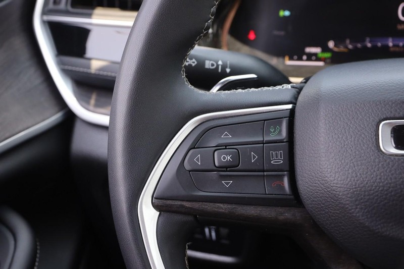 Jeep Grand Cherokee 4xe Vehicle Image 13