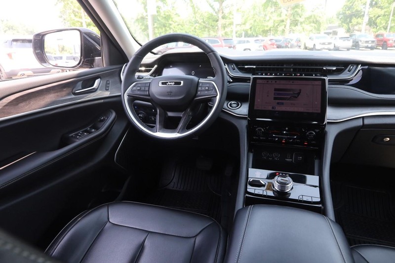 Jeep Grand Cherokee 4xe Vehicle Image 23