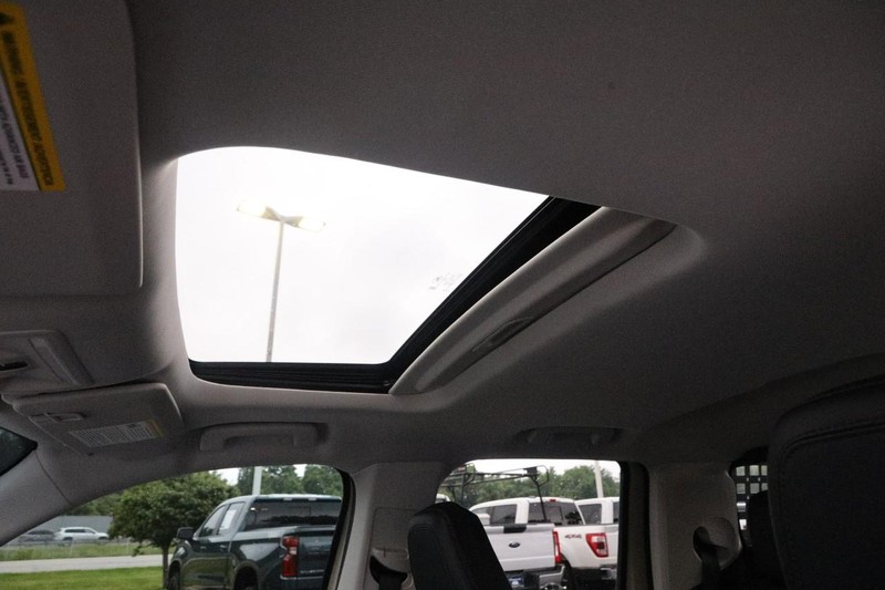 Ford Maverick Vehicle Image 12