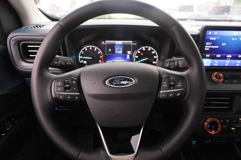Ford Maverick Vehicle Image 13