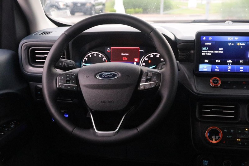Ford Maverick Vehicle Image 26