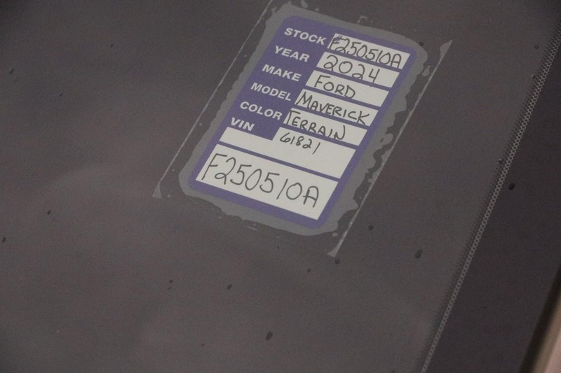 Ford Maverick Vehicle Image 31
