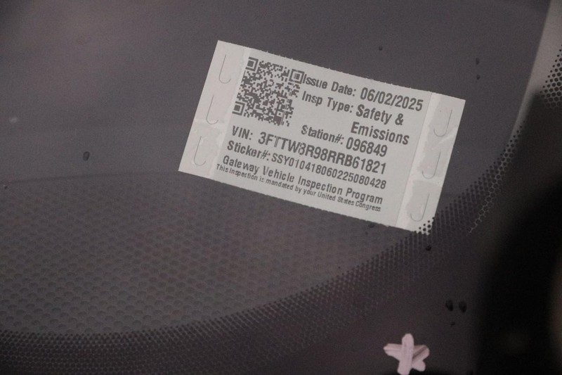 Ford Maverick Vehicle Image 32