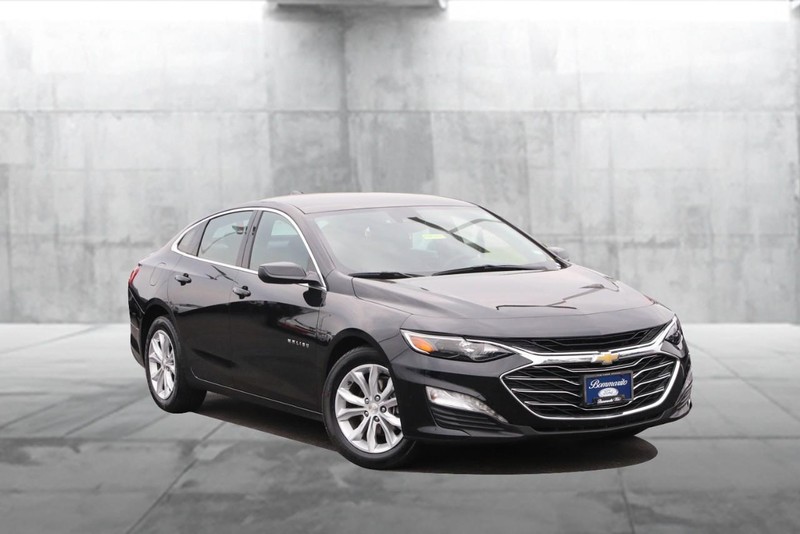 Chevrolet Malibu Vehicle Image 02