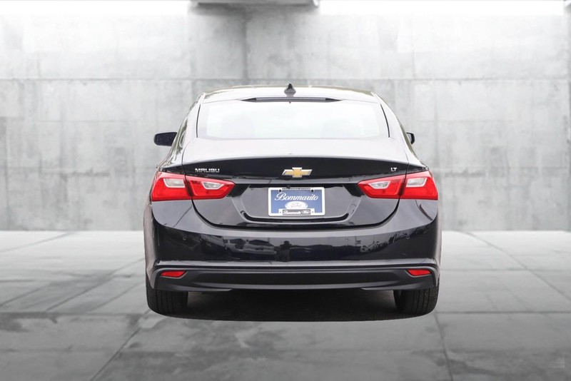 Chevrolet Malibu Vehicle Image 06