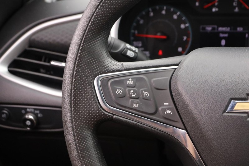 Chevrolet Malibu Vehicle Image 11