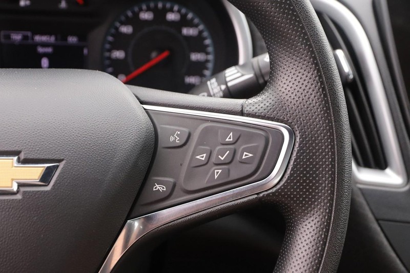 Chevrolet Malibu Vehicle Image 12