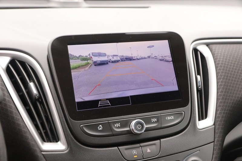 Chevrolet Malibu Vehicle Image 15