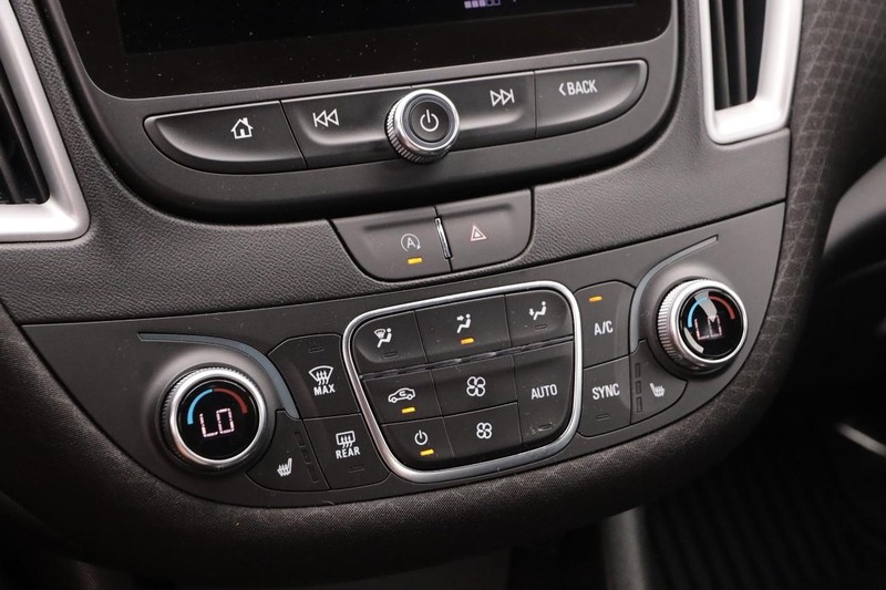 Chevrolet Malibu Vehicle Image 16